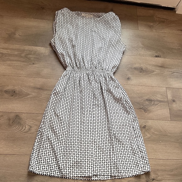 Black and White patterned dress - Picture 1 of 2